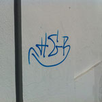 Enlèvement de graffitis sur mur peint - Avant