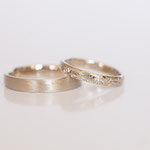 Eheringe 14 kt Weissgold längsdiamantiert und graviert