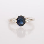 Verlobungsring 14 kt Weissgold mit Saphir und Diamanten