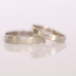 Eheringe 14 kt Weissgold gewellt kreismatt