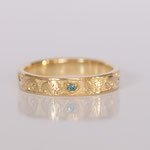 Eheringe 14 kt Gelbgold mit blauen Diamanten und graviert
