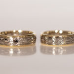 Eheringe 14 kt Weiss-, und Gelbgold graviert