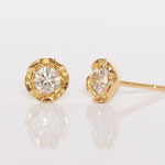 Blütenohrstecker Gelbgold mit Diamant