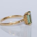 Verlobungsring 14 kt Gelbgold mit grünem Turmalin und Diamanten