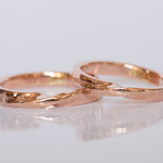 Eheringe Möbius 14 kt Rotgold gehämmert
