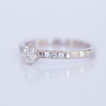 Verlobungsring 14 kt Weissgold mit Diamanten