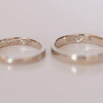 Eheringe 14 kt Weissgold Möbiusband und hochglanz mit Innengravur