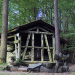 Schutzhütte am Wanderparkplatz Klumpertal