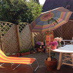 Terrasse mit Sonnenliege
