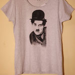 Charlie Chaplin -t-shirt personalizzata dipinta a mano 19,90 € + spedizione di 8,90 €  oppure Stampa DTG 19,90€ spedizione gratis 