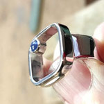 Te koop: Zilver met saffier