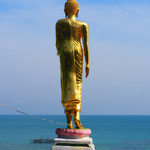 Nein, das ist kein Oscar :-) - schöne Buddha-Statue beim Kloster auf Koh Mak