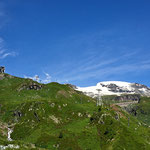 Seit über 40 Jahren fährt die Luftseilbahn mit den weissen Mästen und Gebäuden nicht mehr - Nun werden 2 neue 3-S Bahnen gebaut - Ab Cervinia wird man dann in 20 Min. auf dem Klein Matterhorn sein - Mit Umsteigen in 30-40 Min. - Unglaublich