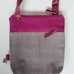 4. stof ((b.30cm x h.34cm)extra voorvak, sluit met rits. verstelbare schouderband. €65,00