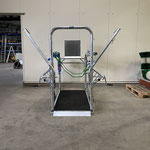 SCHURR Klauenpflegestand Modell Standard Halsrahmenbügel vorne geöffnet