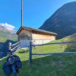 Es gibt eine kleine Luftseilbahn