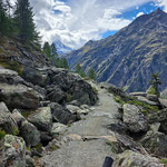 Durchquerung eines Steinschlags - Das haben wir sonst nirgends so sauber und gut gesehn - Hier kann man locker fahren 
