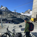 Trockenersteg mit den 2 Bahnen aufs Klein Matterhorn
