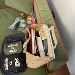 Wir bringen die 4.8kg gekauften Bücher über die Walser, die wir über den Colle del Turlo getragen haben auf die Post.