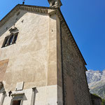 Die Kirche im Zentrum - Von draussen bescheiden und unauffälig