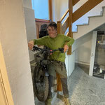 Die Treppe zum Keller erinnert uns an unseren heutigen Tag - Eng, steil, kurvig
