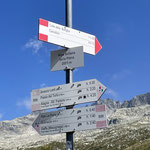 Wir sind auf der Alp "Schena 2005m" - nach Alagna 4:20 Std - nach Macugnana 2:40 Std