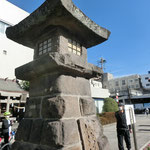 金生町の石灯篭