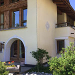 Casa Godin da Larschs im Sommer in Maloja im Oberengadin