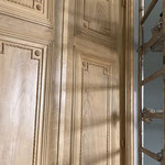 Création et réalisation d'une imitation bois chêne clair sur soubassements et portes-Place vendôme-