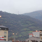 Les montagnes à la sortie de la ville