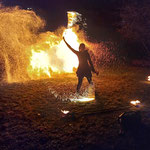 eine tolle Feuershow von "Full Spectrum"