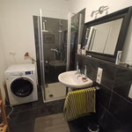 Badezimmer und Waschmaschine
