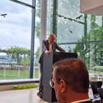 Der PEFC-Vorsitzende Peter Gaffert eröffnete das Forum. 