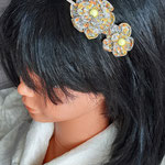modèle 8 : serre-tête fleur gris jaune