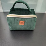 Trousse de toilette ouverture transversale en velours grosses côtes vert