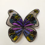 le papillon en 3D - mix aiguille niv.1 + broderie perlée