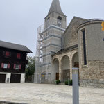 Reprise des joints du tuf sur clocher avec mortier teinté à la terre de sienne et ocre rouge, église de Montana
