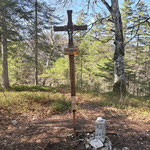 ... und schon ist der Gipfel des Ameissteins mit dem schlichten Holzkreuz erreicht