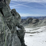 Gleich mit einer C Passage beginnend führte der Klettersteig über einen Felsrücken auf die Erzherzog-Johann-Hütte zu