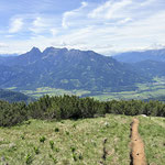 Nachdem wir das Panorama ausgiebig genossen hatten, machten wir uns an den Abstieg zur Grabneralm entlang der Aufstiegsroute