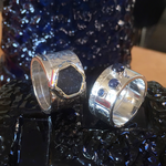 Zilver met ruwe en geslepen saffier