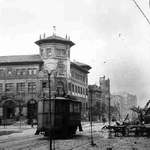 1941 Correos desde el Paseo Pereda tras el incendio. A la derecha, lo que quedó de La Ribera