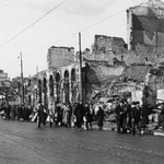 1941 Ruinas de la acera norte de La Ribera desde su confluencia con Alfonso XIII