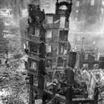 1941 Ruinas de la Calle Lealtad desde lo alto del Coliseum. En primer plano, Rualasal. Al fondo, Edificio Ubierna