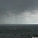 Trombes au niveau du port artificiel d'Arromanches, plages du débarquement (14)