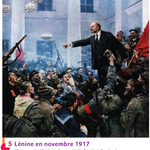 En 1917, c'est la révolution en Russie. Conduits par Lénine, les Bolchéviks prennent le pouvoir  par un coup d’État  : ils installent un régime communiste fondé sur les soviets (assemblées du peuple).