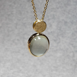 750er GG-Anhänger mit grünem Mondstein, 965 Euro (ohne Kette)