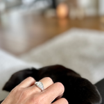 Ring met haar en wat goud nuances. 