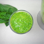 Smoothie mit Spinat, Banane & Minze
