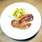 Knuspriges Kokos-Hühnerfilet mit Mango-Avocado-Salsa